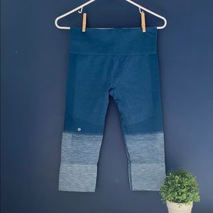 Lululemon Athletica cropped yoga pants
